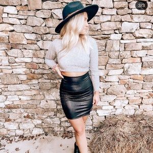 Gray cropped long sleeve